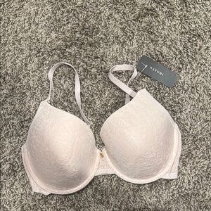 BNWT- Natori Bra 32 DD